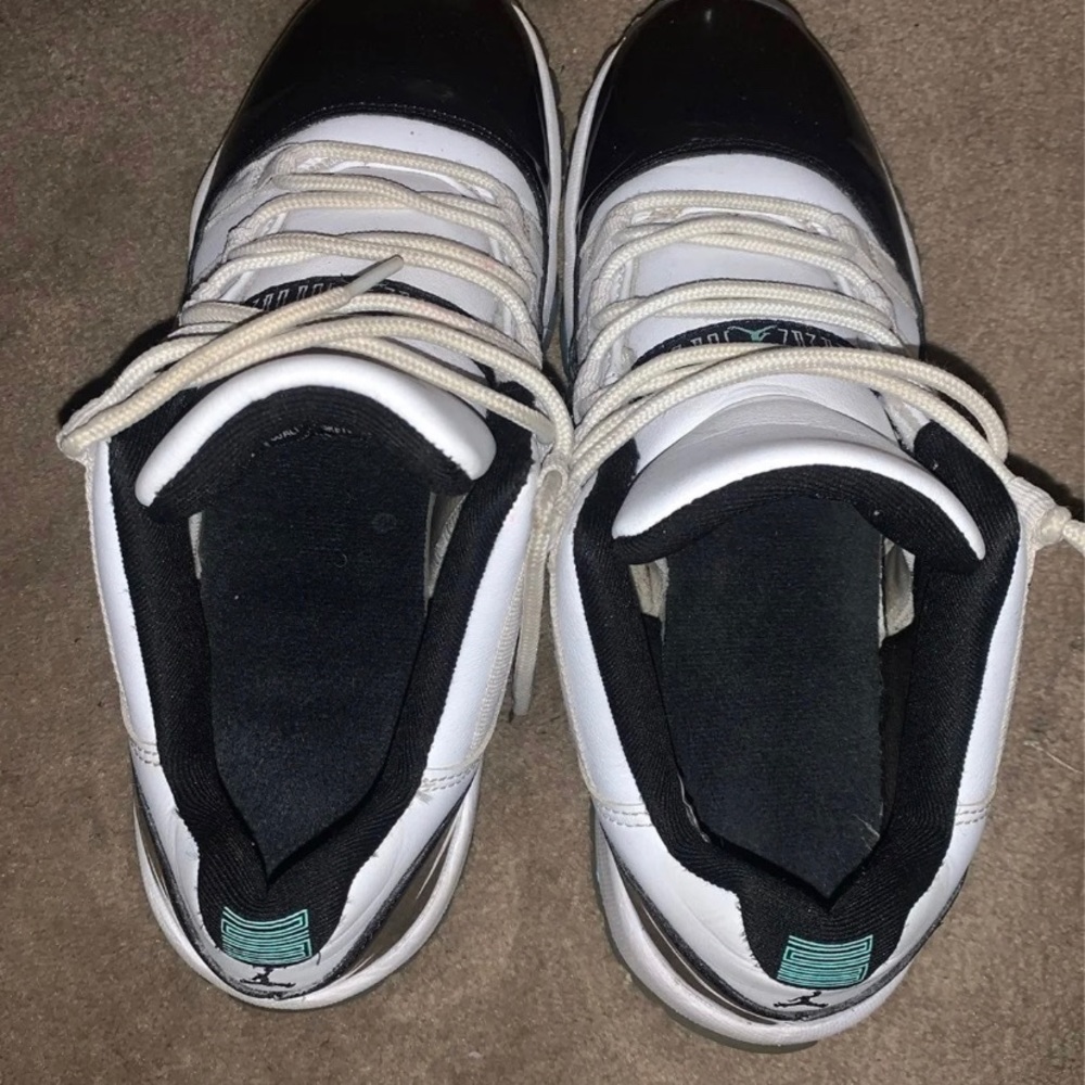 Jordan 11 - Picture 3 of 4